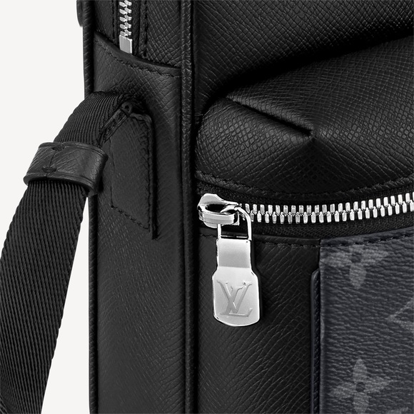 100% Authentic NEW Louis Vuitton Outdoor Messenger Black. RARE Item! SOLD OUT! - Picture 2 of 6